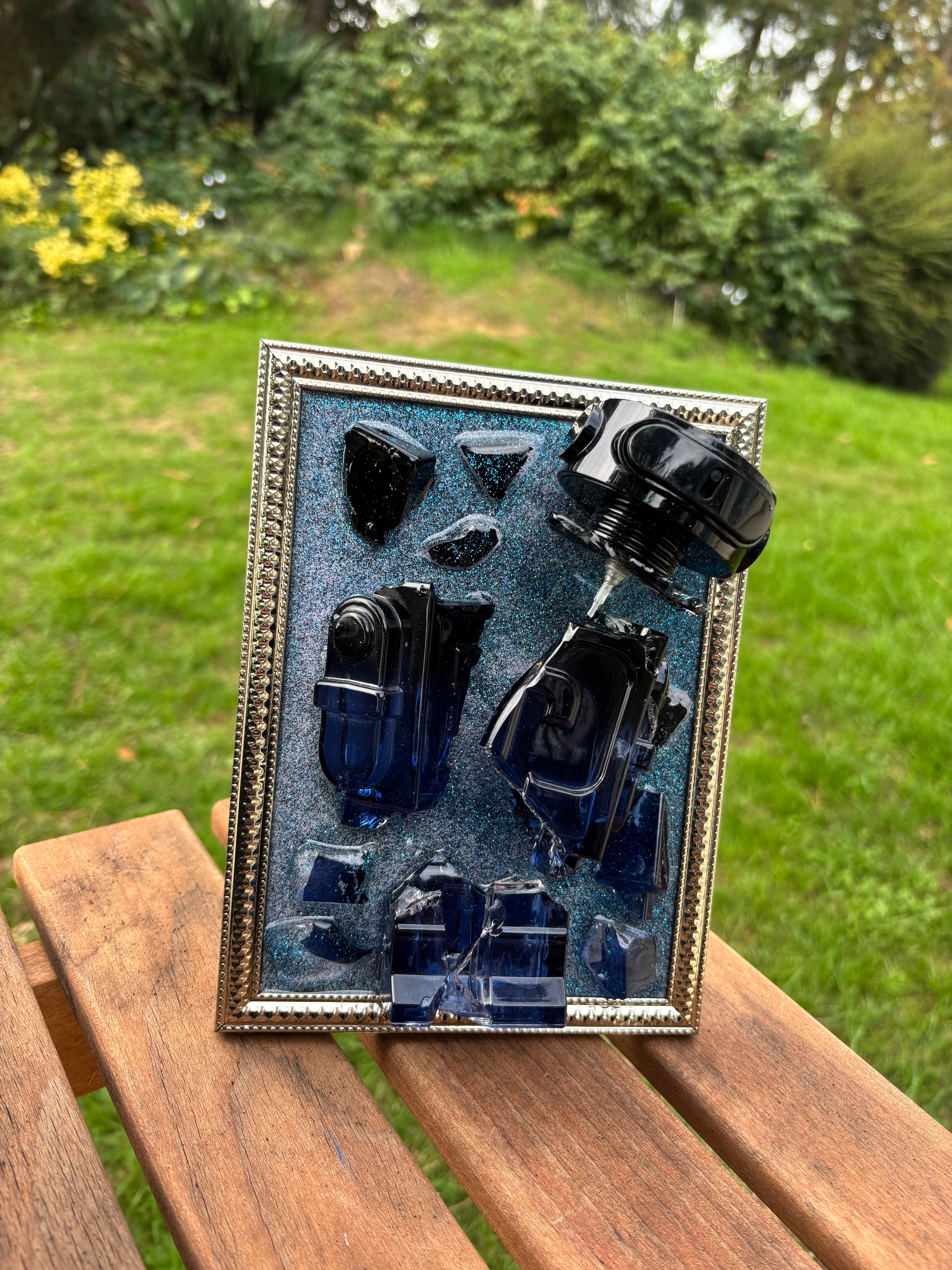Cadre artistique Phantom – Éclats du parfum robot Paco Rabanne