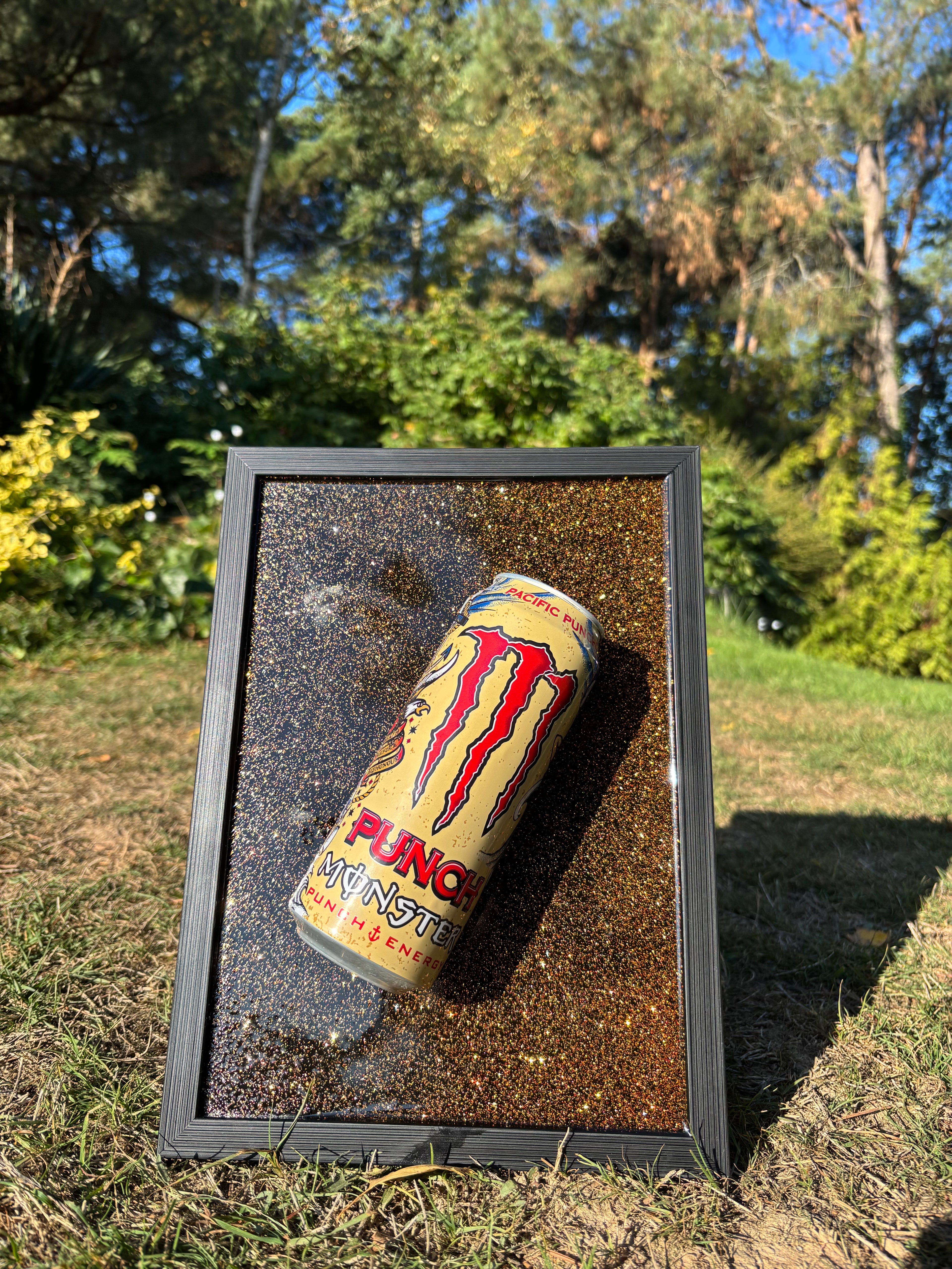 Cadre Monster punch - Résine pailletée et dorée