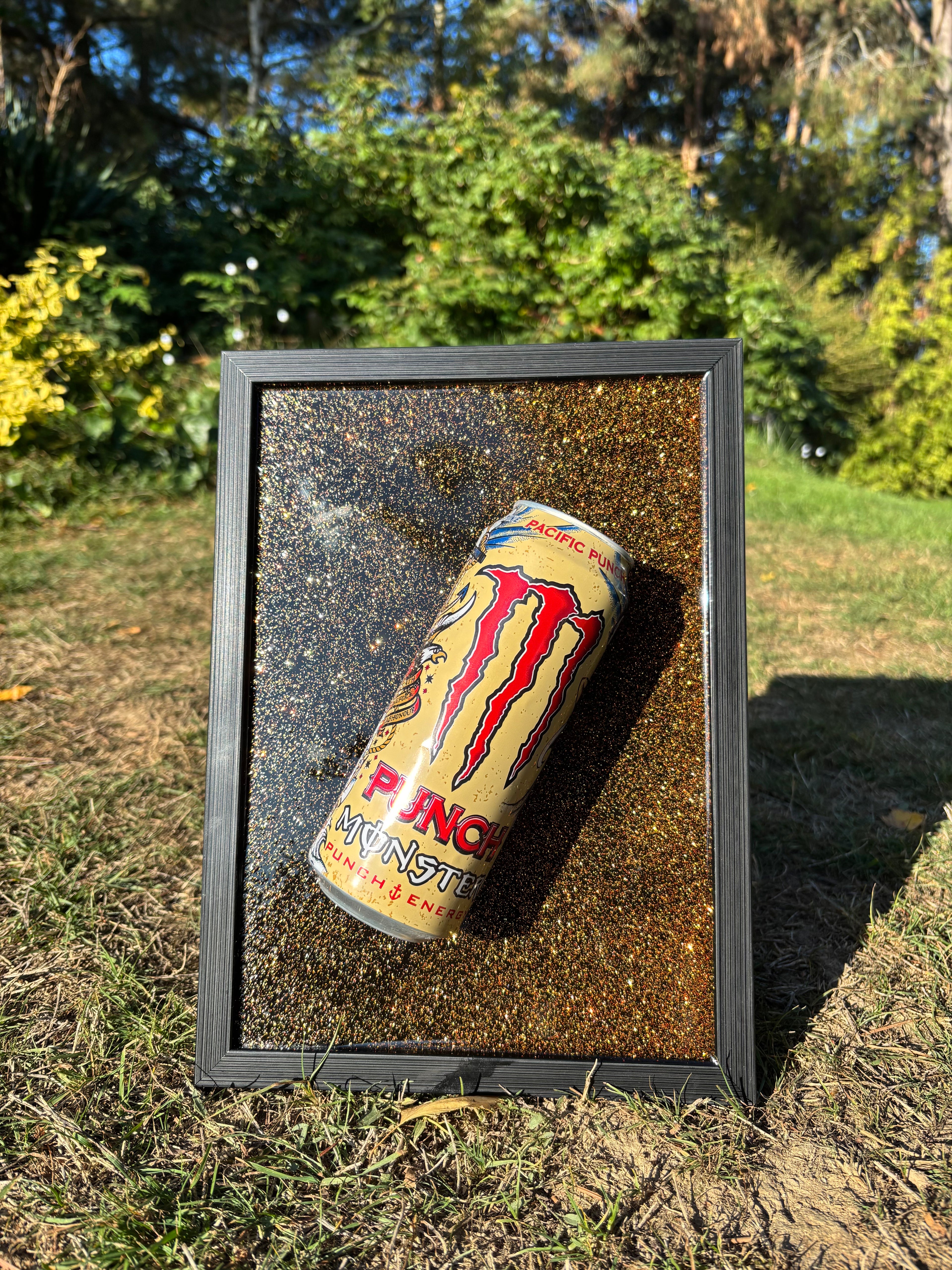 Cadre Monster punch - Résine pailletée et dorée
