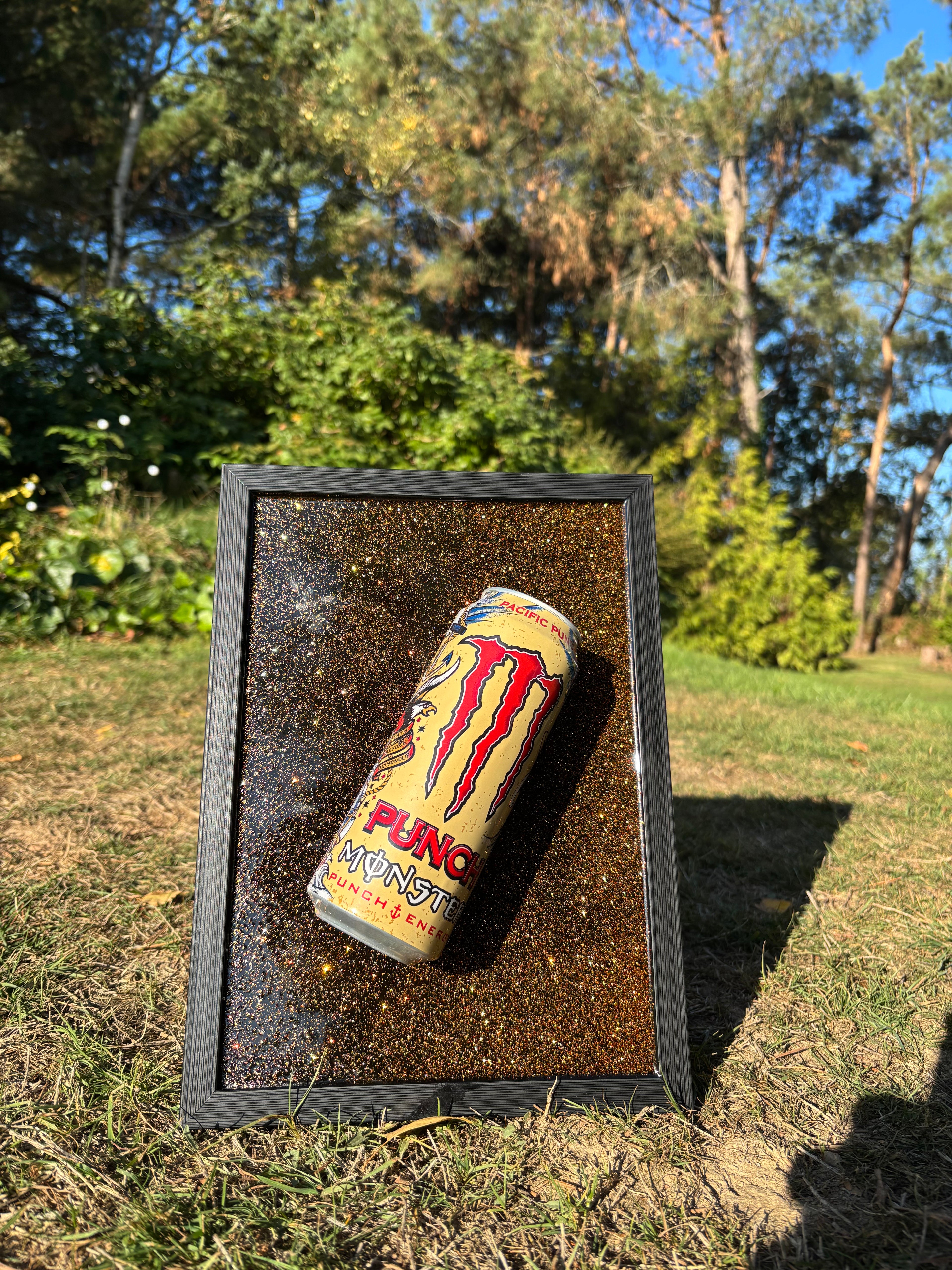 Cadre Monster punch - Résine pailletée et dorée
