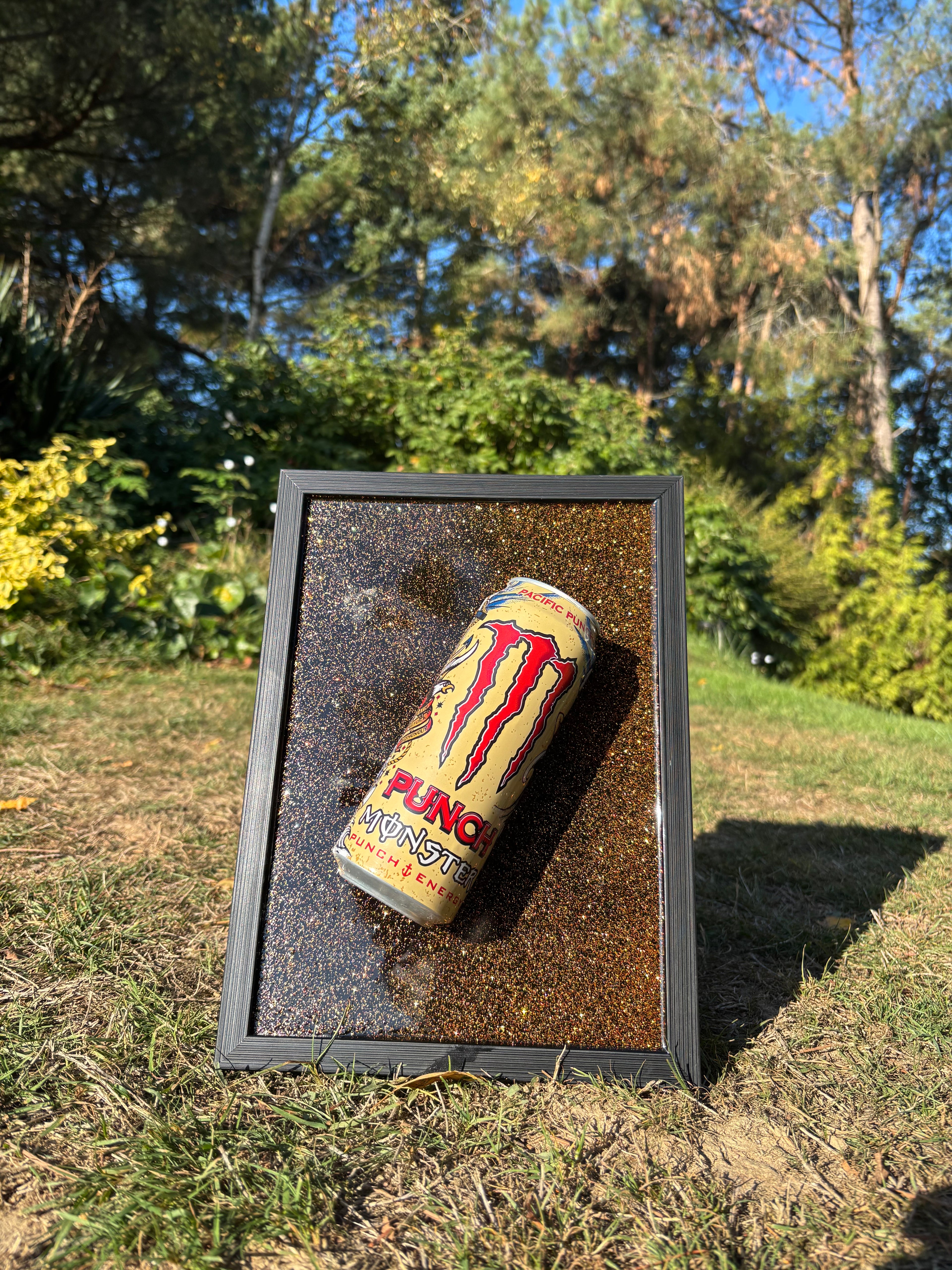Cadre Monster punch - Résine pailletée et dorée
