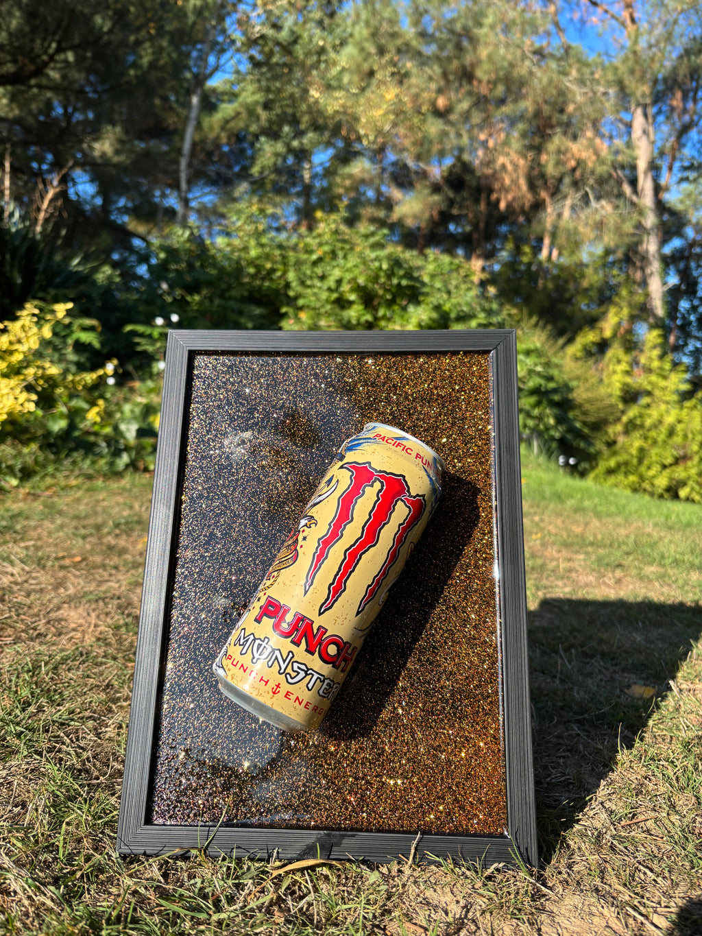 Cadre Monster punch - Résine pailletée et dorée