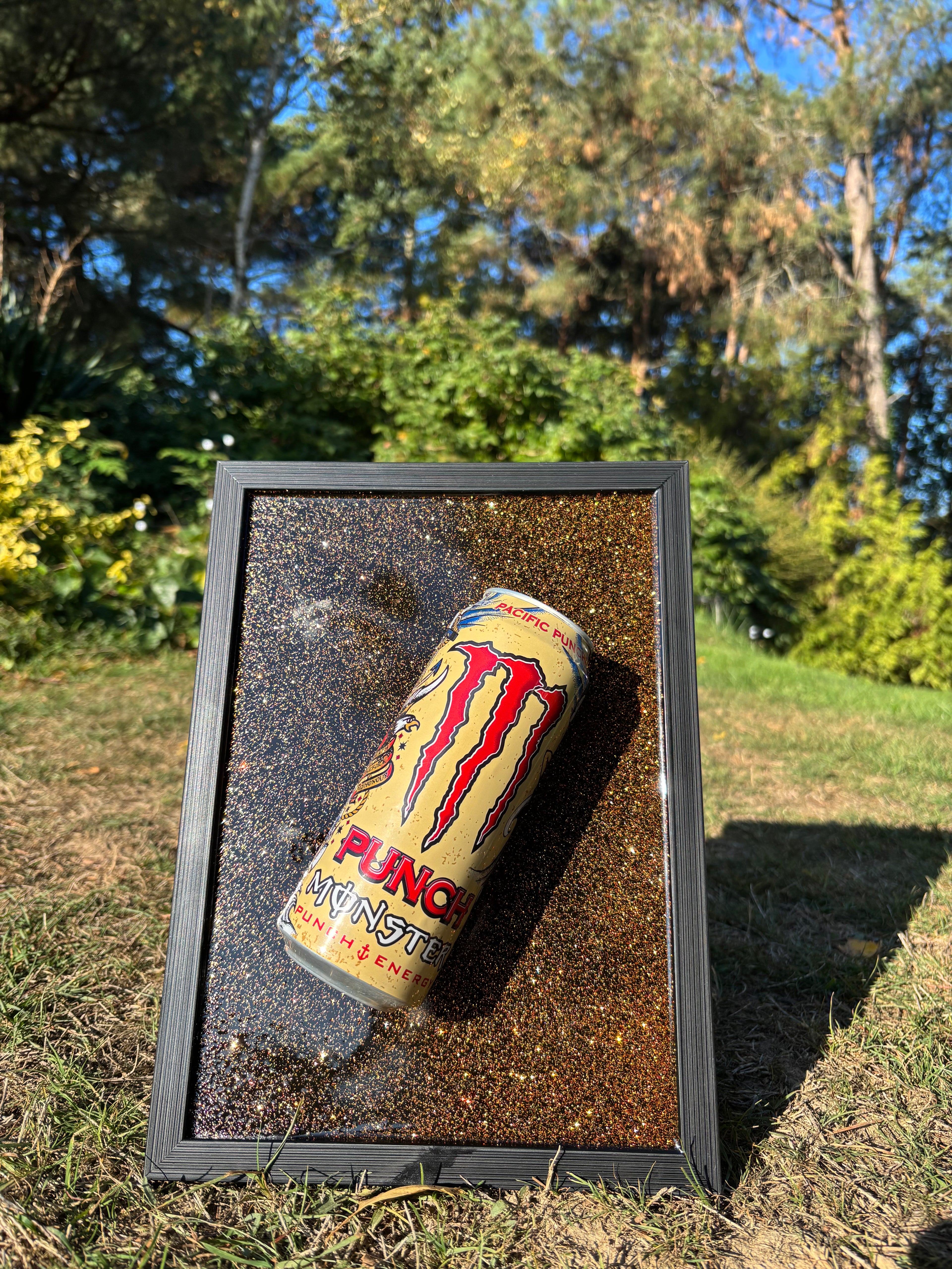 Cadre Monster punch - Résine pailletée et dorée